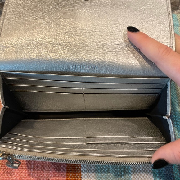 Balenciaga silver city flap wally/clutch - Picture 6 of 8